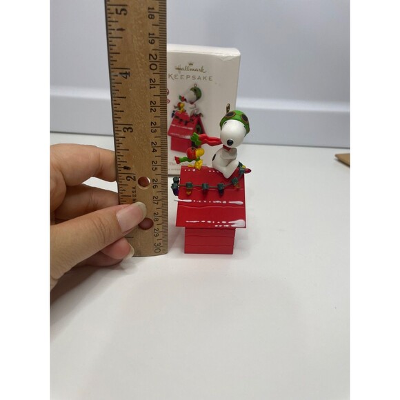 2010 Peanuts Gang “A Pair of Aces” Snoopy & Woodstock Hallmark Ornament - Picture 6 of 9